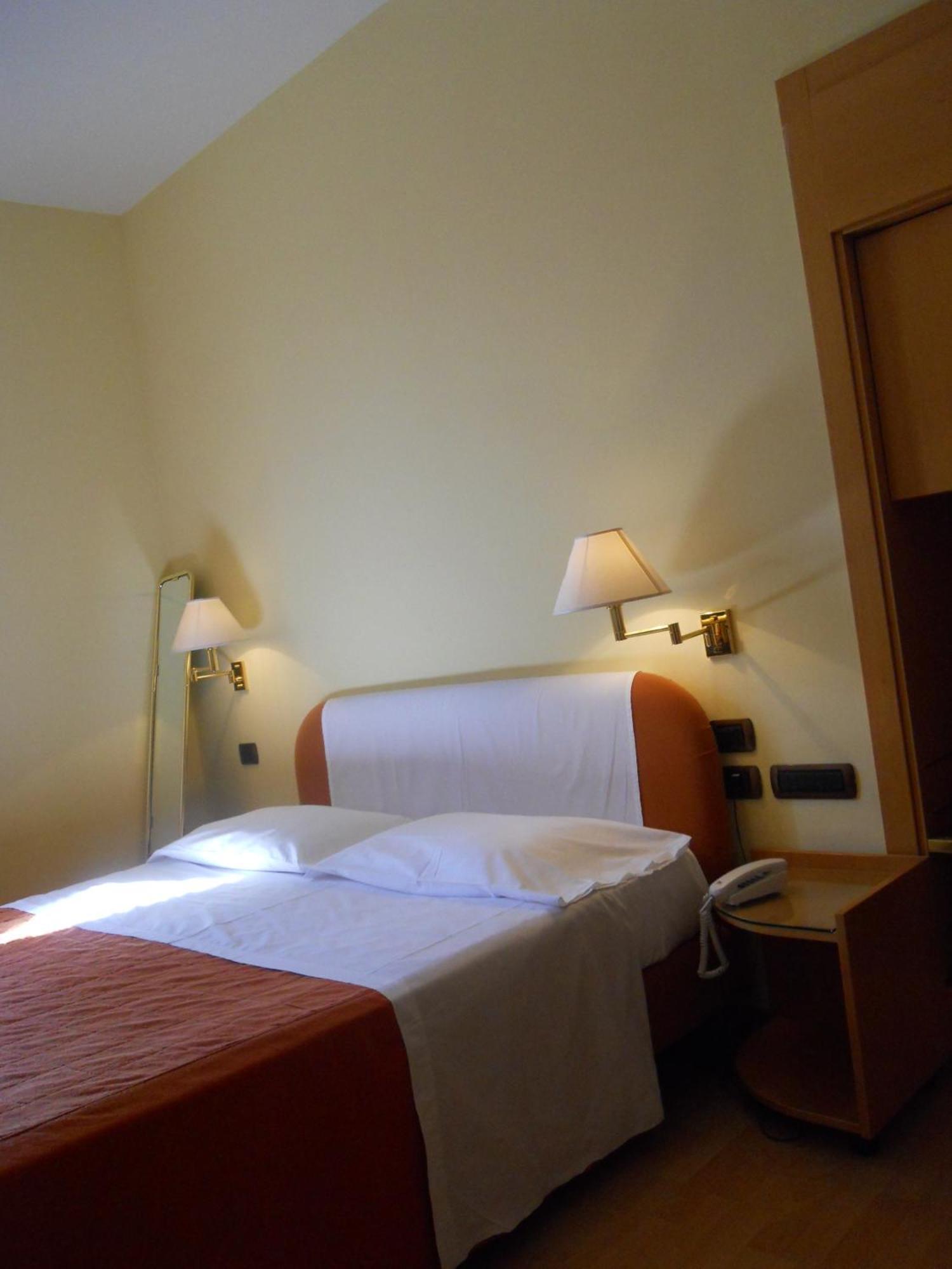 Albergo Italia Urbino Ngoại thất bức ảnh